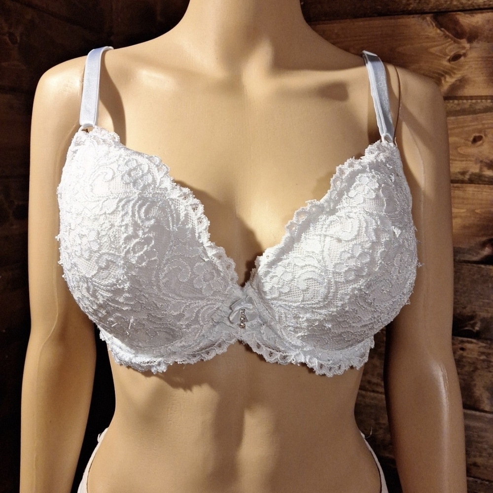 White Lace Push-Up Bra with Floral Embroidery